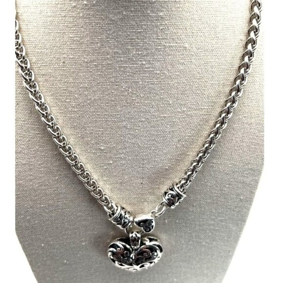 Vintage Silver Heart Pendant Necklace With Ornate Detailing 10” Long - Picture 4 of 5